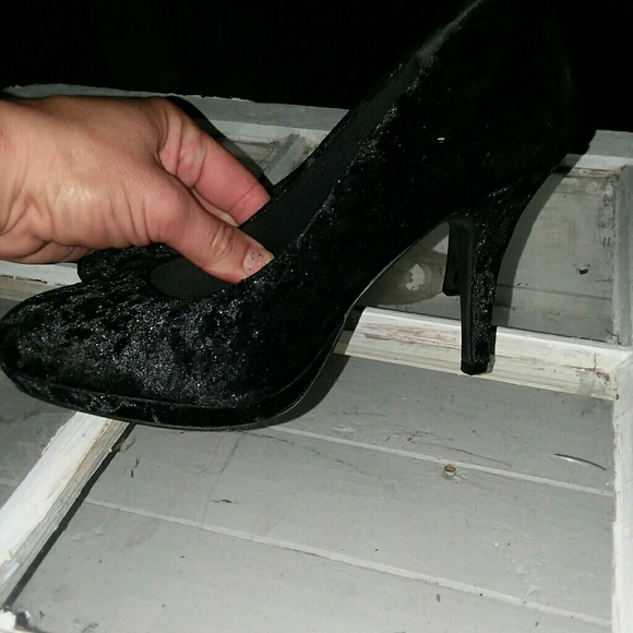 Shoes - Picture 3 of 3